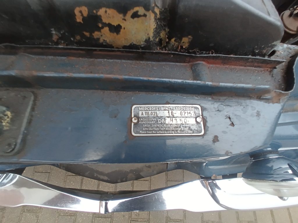 Mercedes W111 Coupe 220 | Czesci do zabytkowych mercedesów | www.legendcars.eu