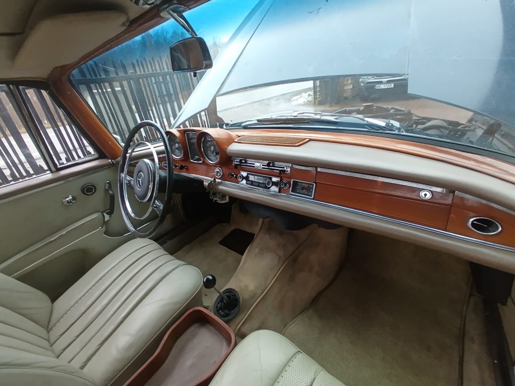 Mercedes W111 Coupe 220 | Czesci do zabytkowych mercedesów | www.legendcars.eu