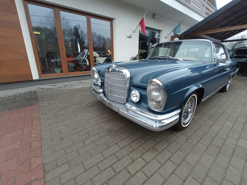 Mercedes W111 Coupe 220 | Czesci do zabytkowych mercedesów | www.legendcars.eu