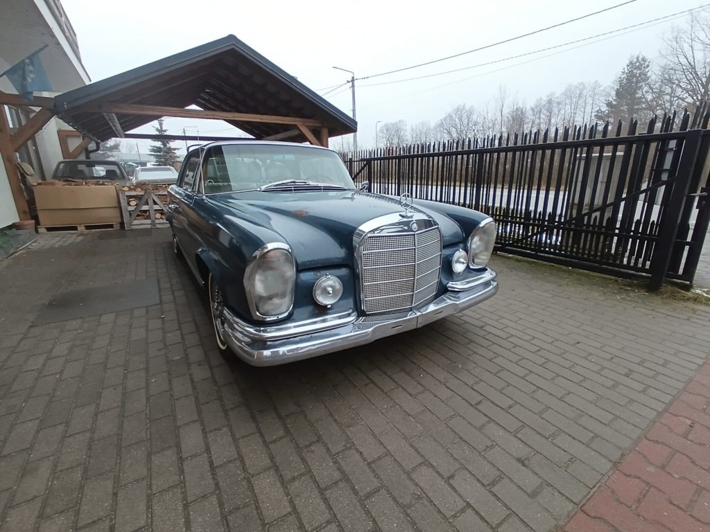Mercedes W111 Coupe 220 | Czesci do zabytkowych mercedesów | www.legendcars.eu